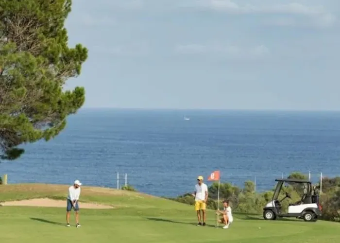 Village Pierre Et Cap Esterel, Vue Et Esterel, Classe 3 Etoiles Saint-Raphael (Var)