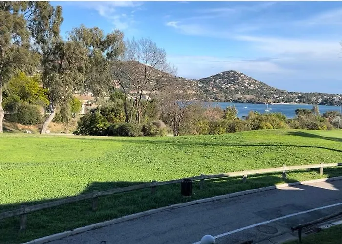 Apartment Village Pierre Et Cap Esterel, Vue Et Esterel, Classe 3 Etoiles