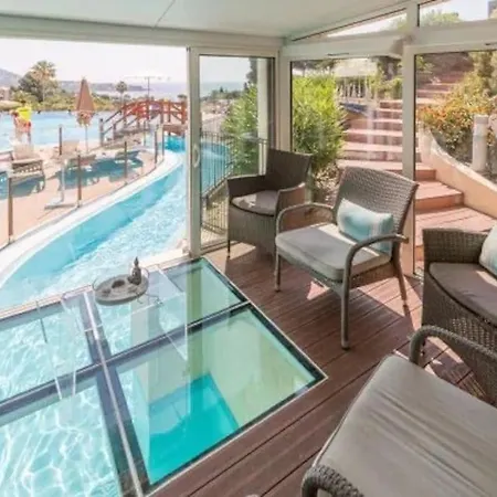 Village Pierre Et Cap Esterel, Vue Et Esterel, Classe 3 Etoiles *