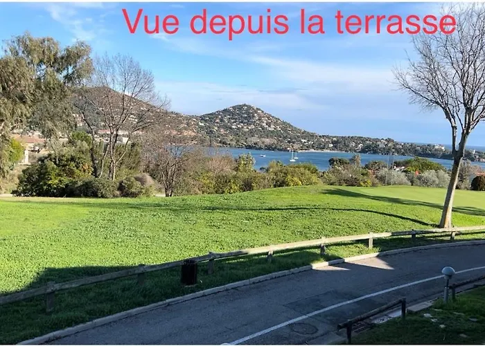 Village Pierre Et Cap Estérel, Vue Et Estérel, Classé 3 étoiles *