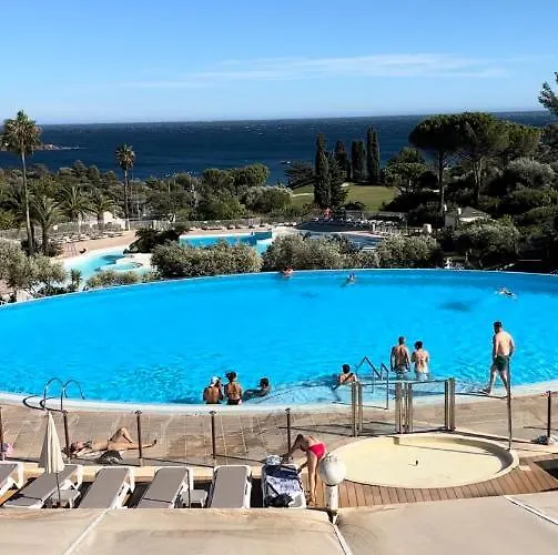 Village Pierre Et Cap Estérel, Vue Et Estérel, Classé 3 étoiles * Saint-Raphaël